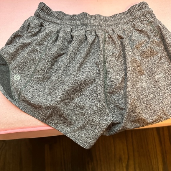 lululemon hotty hot short - Picture 2 of 4